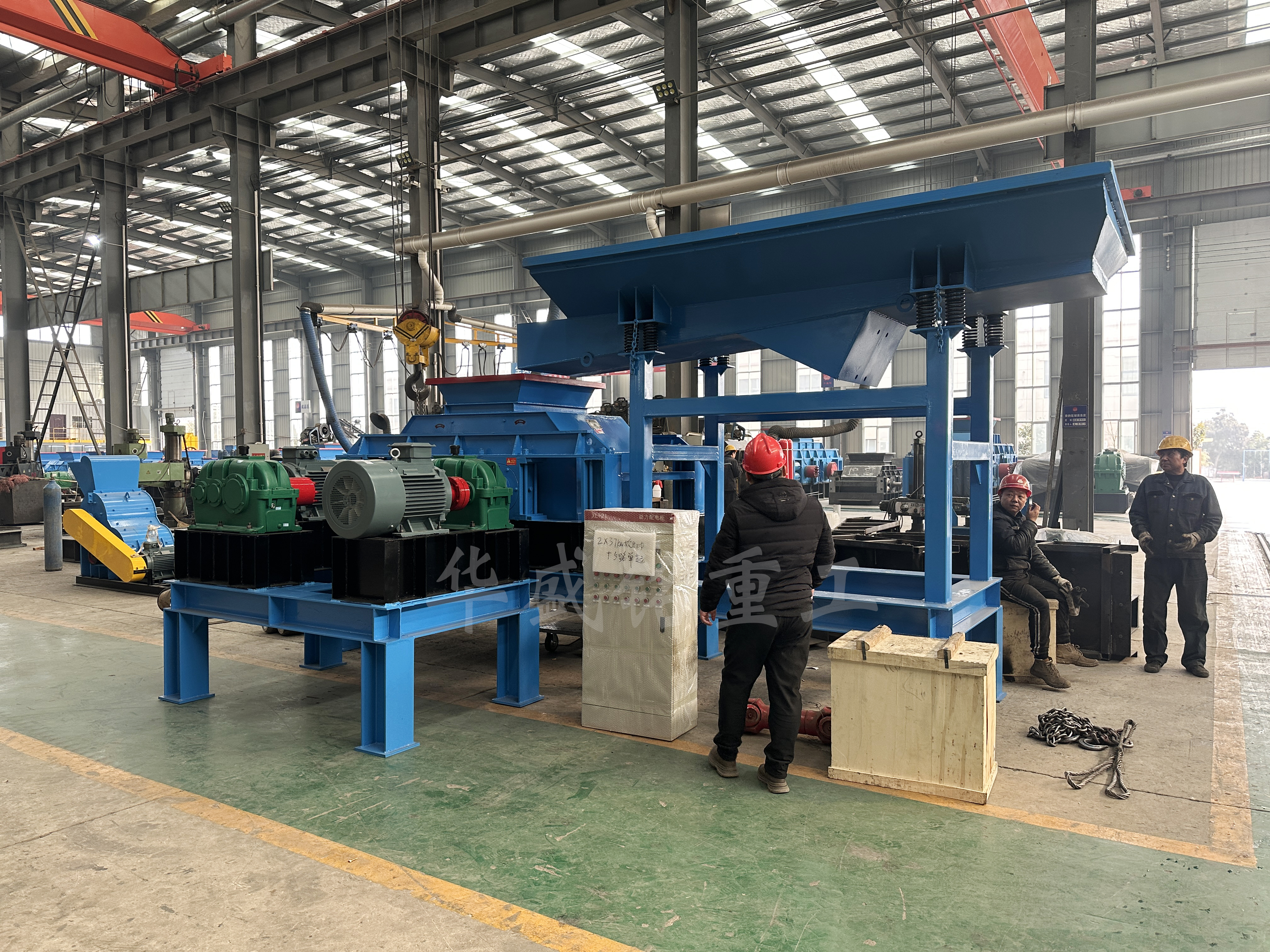 石英石破碎設備眾多，為何狼牙齒輥破碎機脫穎而出？