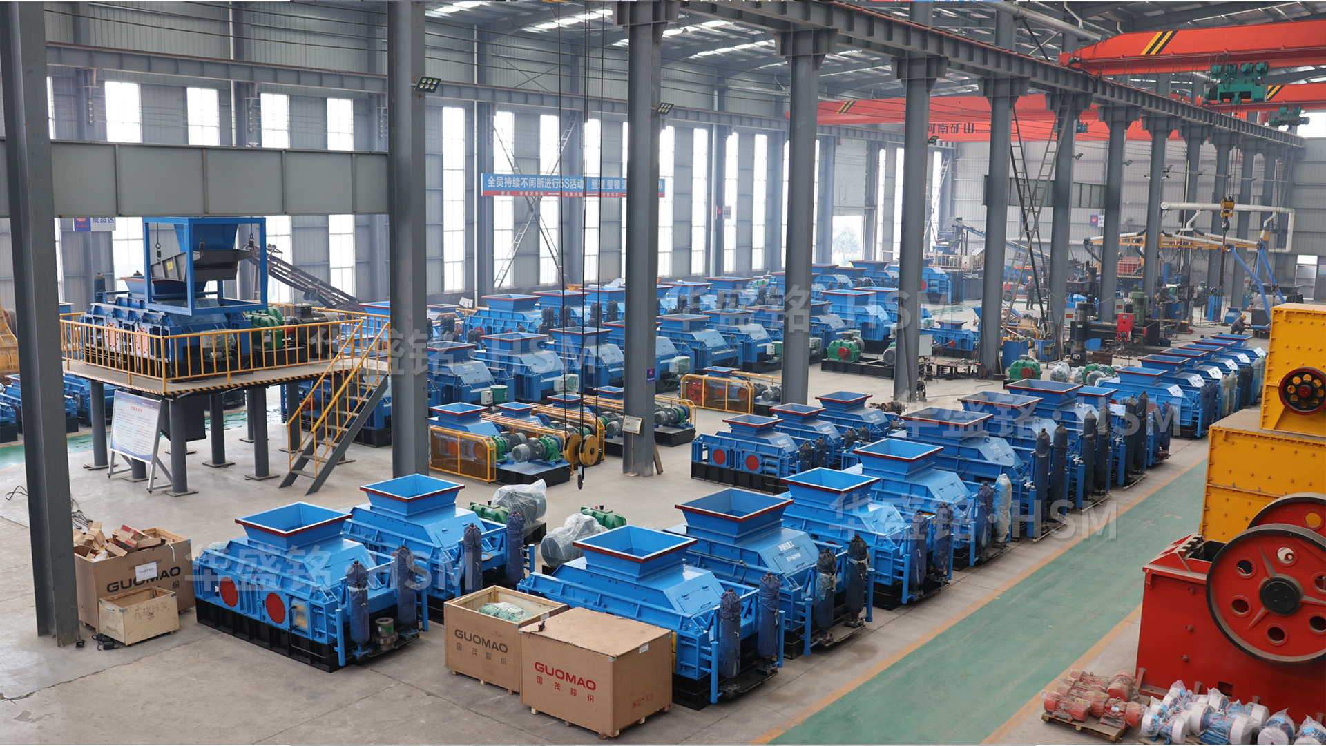 砂廠回料處理難？大型對(duì)輥破碎機(jī)助您成品率上升，成本直降降低